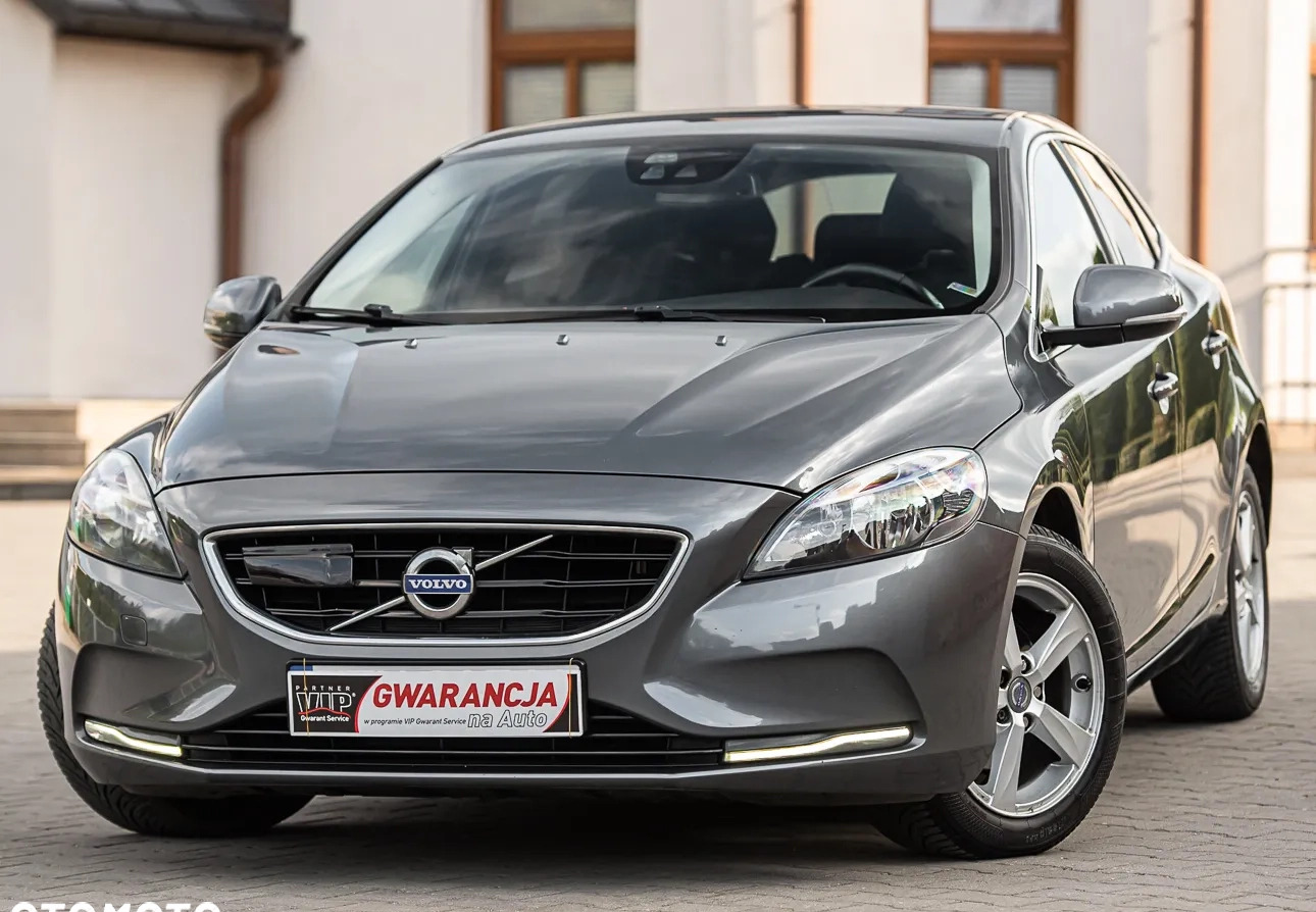 Volvo V40 cena 36900 przebieg: 233244, rok produkcji 2013 z Szczucin małe 436